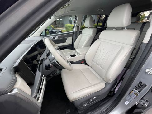 Used 2025 Hyundai Santa Fe SEL image 41