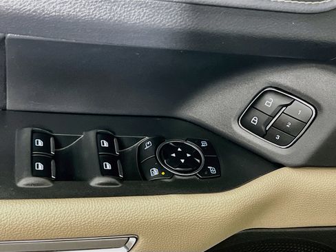 Used 2024 Ford Expedition Limited AWD/4WD image 16