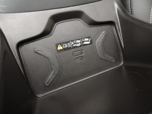 Used 2022 Chevrolet Colorado ZR2 w/ ZR2 Dusk Special Edition AWD/4WD image 25