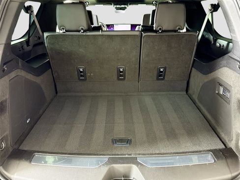 Used 2025 Cadillac Escalade ESV Premium Luxury image 29