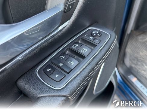 Used 2020 RAM 1500 Laramie AWD/4WD image 15