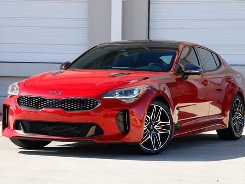 Used 2022 Kia Stinger GT2 image 1