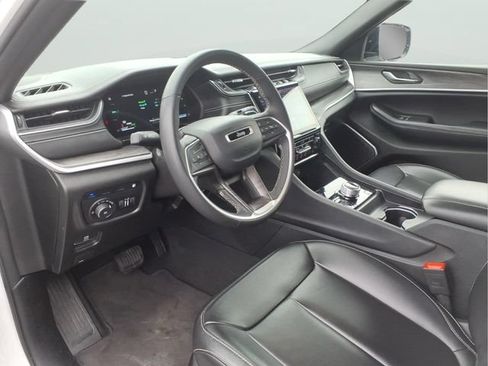 Used 2024 Jeep Grand Cherokee Limited 4xe AWD/4WD image 7