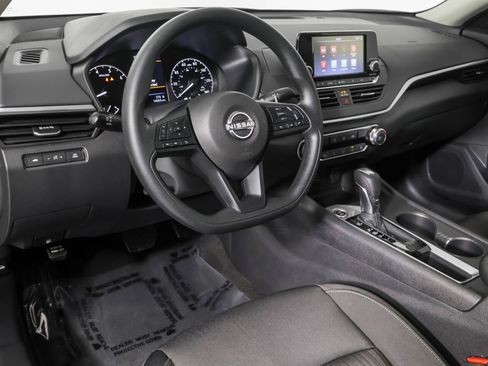 Used 2024 Nissan Altima 2.5 S FWD image 5