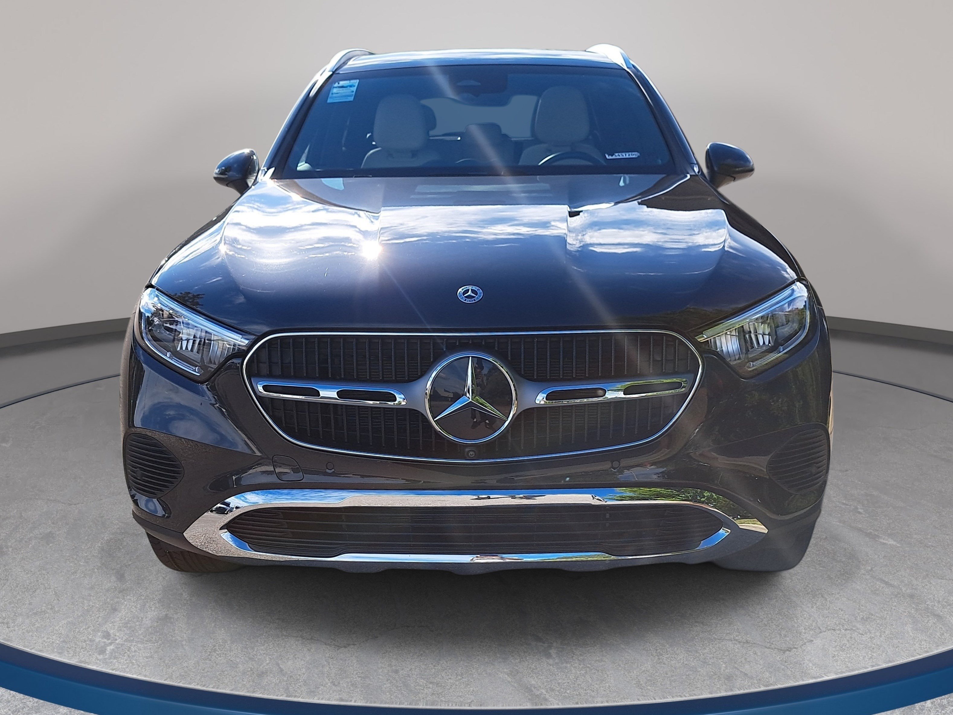Used 2026 Mercedes-Benz GLC 300 4MATIC image 2