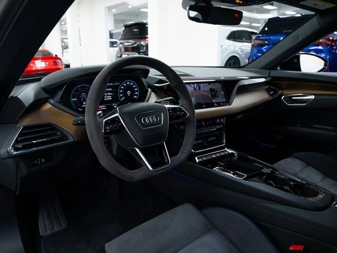 Used 2022 Audi e-tron GT Prestige w/ Prestige Package image 18