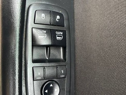 Used 2018 Dodge Challenger R/T w/ Driver Convenience Group RWD image 21
