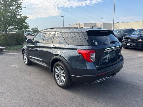 Used 2023 Ford Explorer XLT w/ Equipment Group 202A AWD/4WD image 4