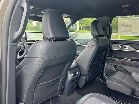 New 2026 Ford Explorer ST-Line w/ ST-Line Street Pack RWD image 17