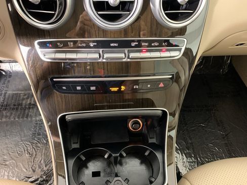 Used 2021 Mercedes-Benz GLC 300 image 12