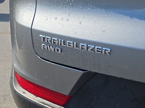 Used 2025 Chevrolet TrailBlazer LT AWD/4WD image 56