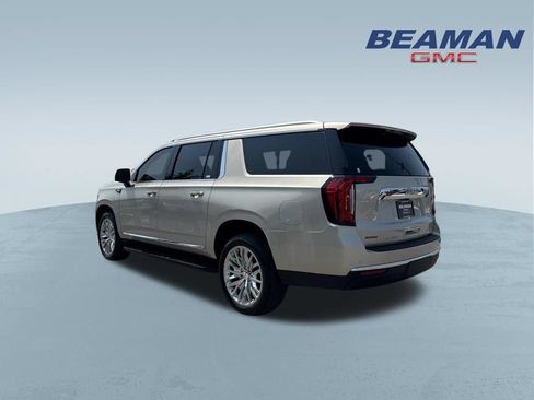 Used 2023 GMC Yukon XL SLT w/ SLT Premium Package AWD/4WD image 5