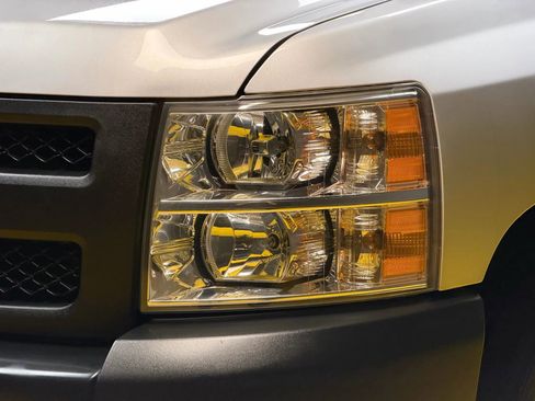 Used 2013 Chevrolet Silverado 1500 W/T RWD image 7