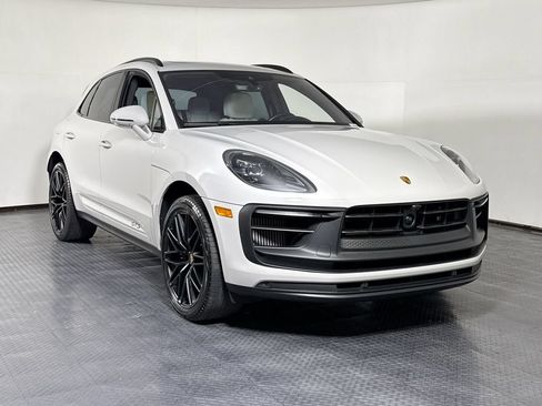 Certified 2024 Porsche Macan GTS AWD/4WD image 9