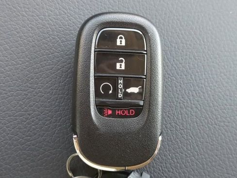Used 2025 Honda Pilot EX-L image 27