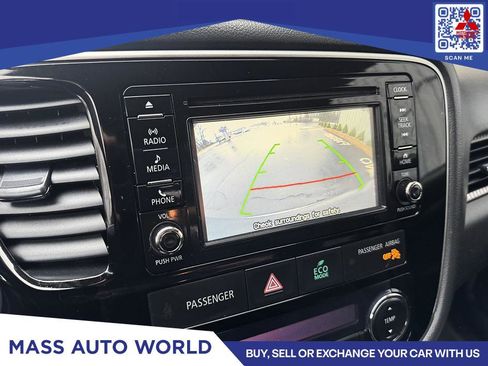 Used 2016 Mitsubishi Outlander SE image 14