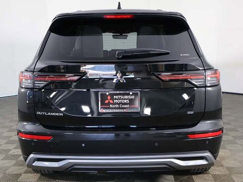 New 2025 Mitsubishi Outlander SE image 14