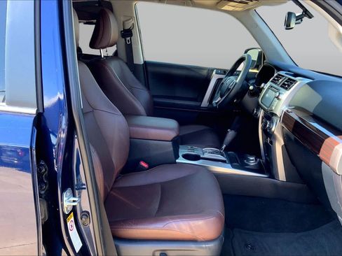 Used 2018 Toyota 4Runner Limited AWD/4WD image 9