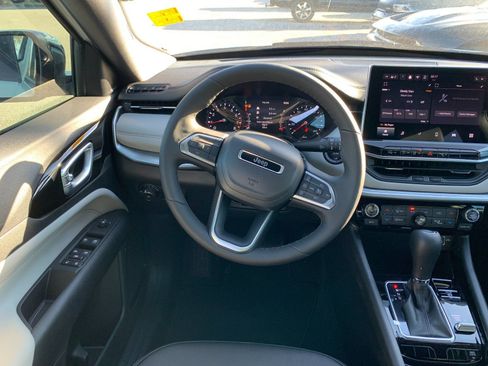 New 2026 Jeep Compass Limited image 15