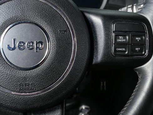 Used 2017 Jeep Wrangler Sahara image 24