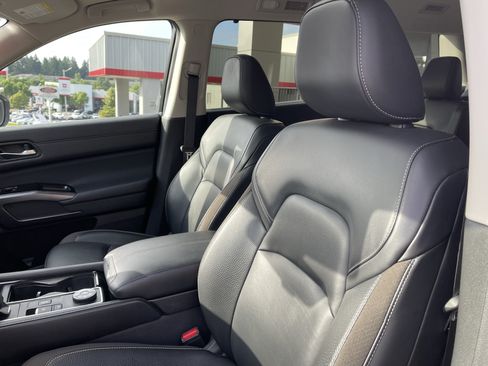 Used 2023 Nissan Pathfinder SL w/ SL Premium Package AWD/4WD image 19