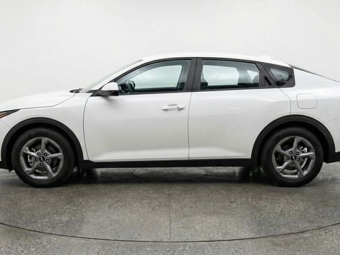 Used 2025 Kia K4 LXS image 5