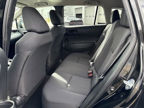 Used 2022 Toyota Corolla Cross LE image 32