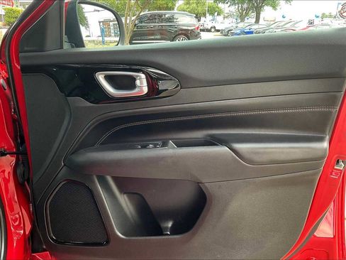 Used 2023 Jeep Compass Limited image 78