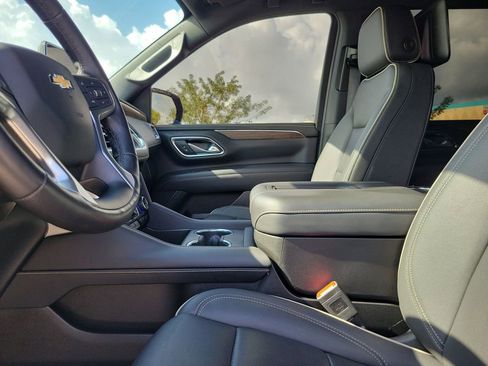 Used 2023 Chevrolet Suburban Premier w/ Advanced Technology Package image 22