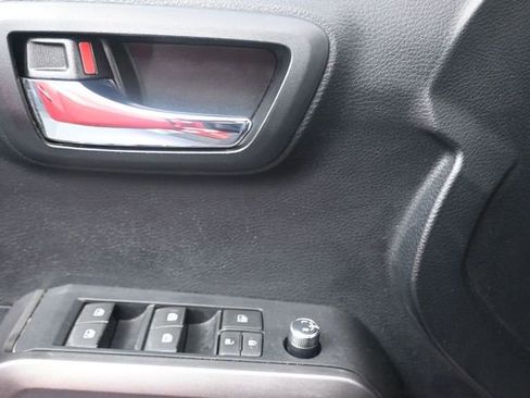 Used 2016 Toyota Tacoma TRD Sport w/ Towing Package RWD image 14