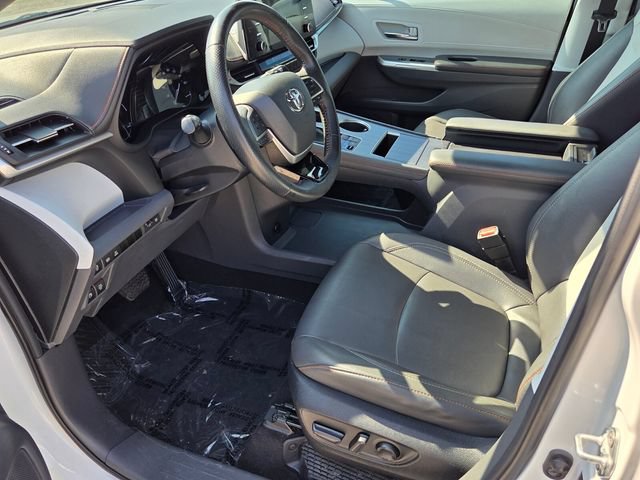 Used 2023 Toyota Sienna XSE w/ XSE Plus Package AWD/4WD image 8