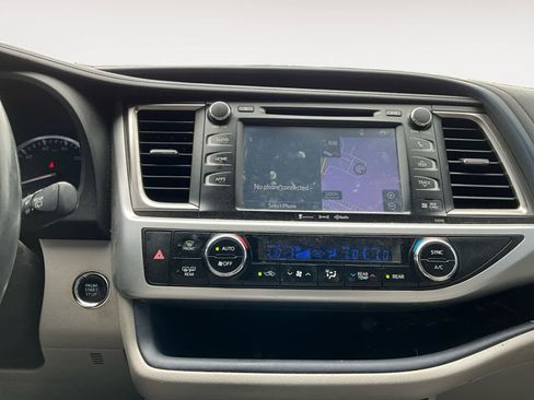 Used 2016 Toyota Highlander XLE w/ Protection Package #3 AWD/4WD image 15