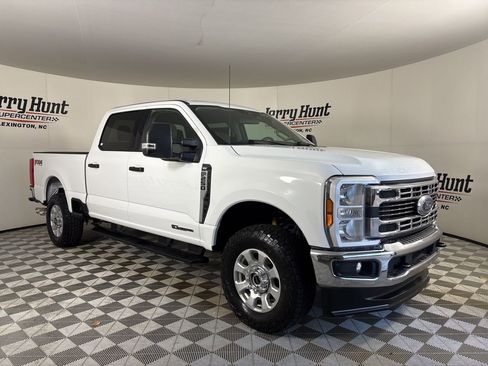Used 2024 Ford F250 XLT w/ FX4 Off-Road Package image 3