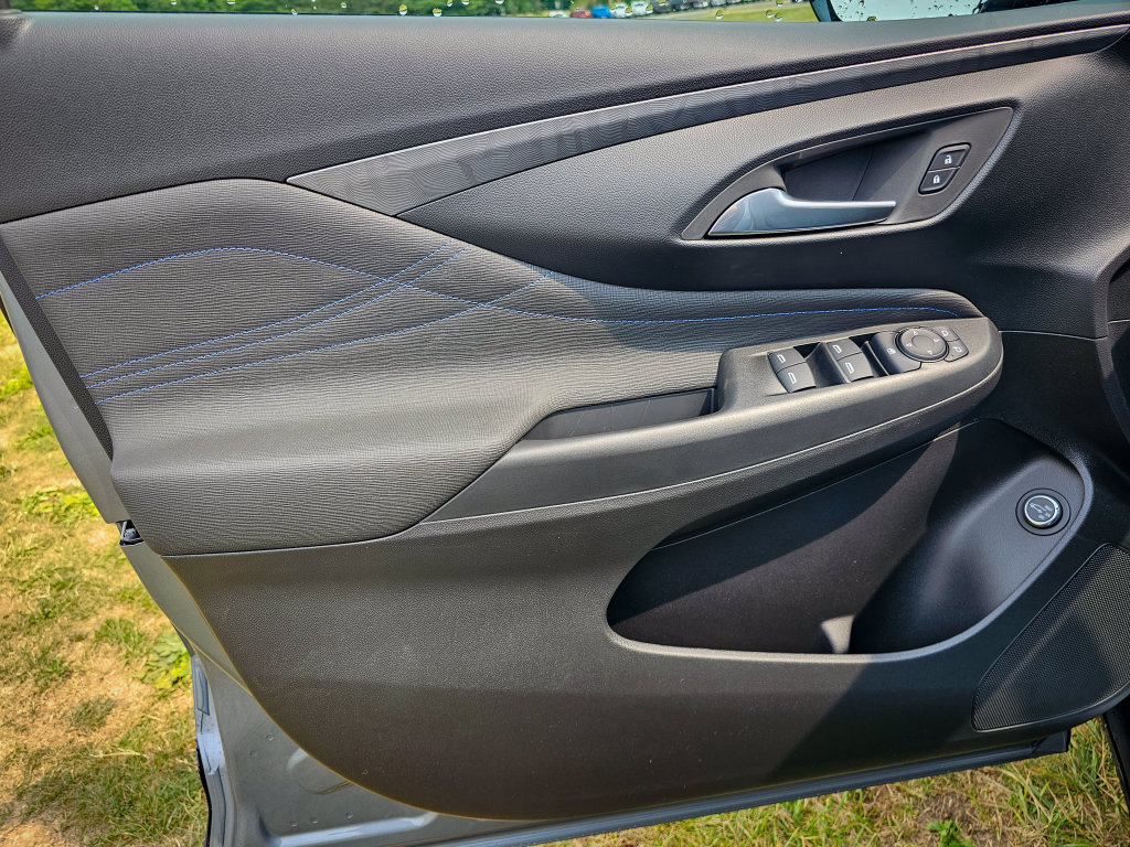 New 2026 Buick Envista Sport Touring w/ Convenience I Package FWD image 8