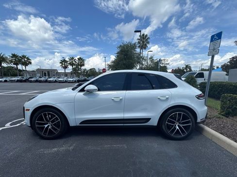 Certified 2023 Porsche Macan AWD/4WD image 2