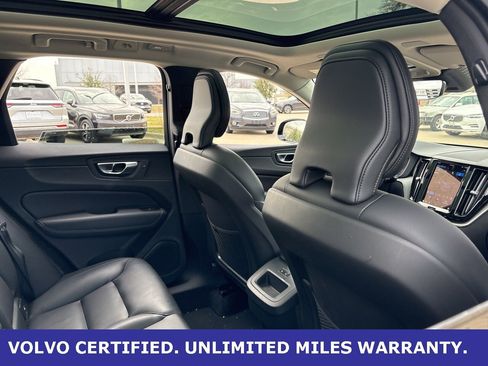 Certified 2025 Volvo XC60 B5 Core image 11