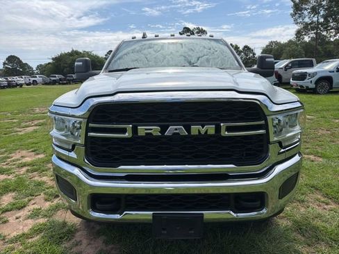 Used 2024 RAM 2500 Tradesman w/ Chrome Appearance Group AWD/4WD image 2