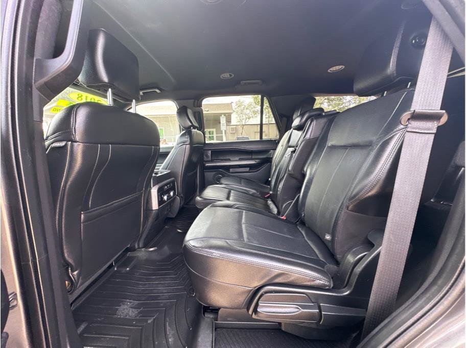 Used 2018 Ford Expedition XLT AWD/4WD image 13