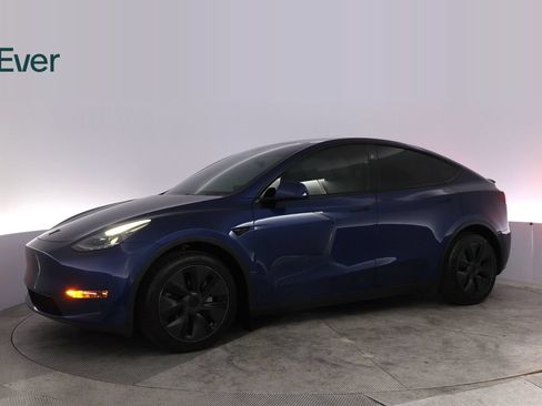 Used 2024 Tesla Model Y Long Range AWD/4WD image 18