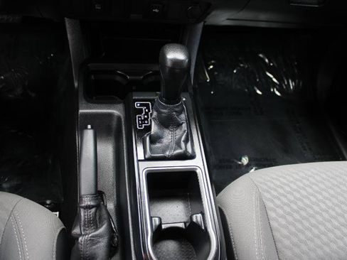 Used 2020 Toyota Tacoma SR image 20