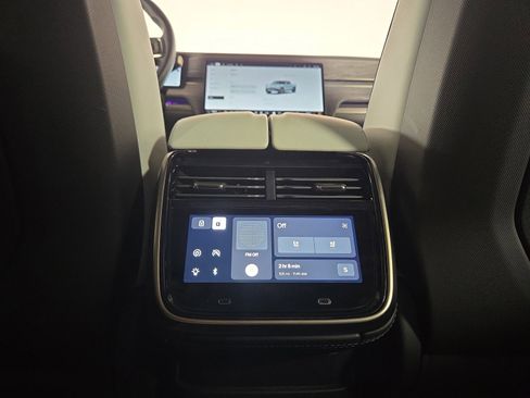 Used 2023 Rivian R1T Adventure image 28