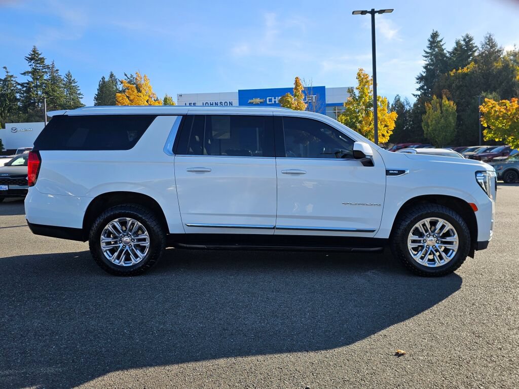 Certified 2022 GMC Yukon XL SLT w/ Max Trailering Package AWD/4WD image 4