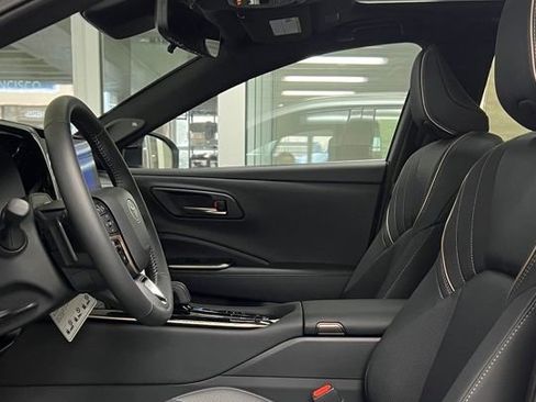 New 2025 Toyota Crown Signia image 9