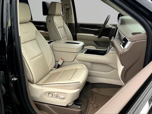 Used 2021 GMC Yukon XL Denali w/ Denali Ultimate Package AWD/4WD image 30