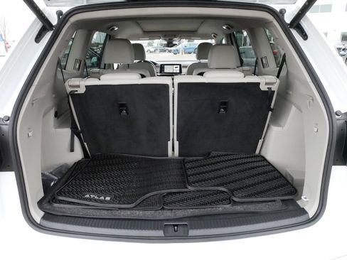 Certified 2025 Volkswagen Atlas SEL Premium R-Line AWD/4WD image 18