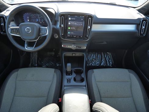 Used 2024 Volvo XC40 B5 Core image 34