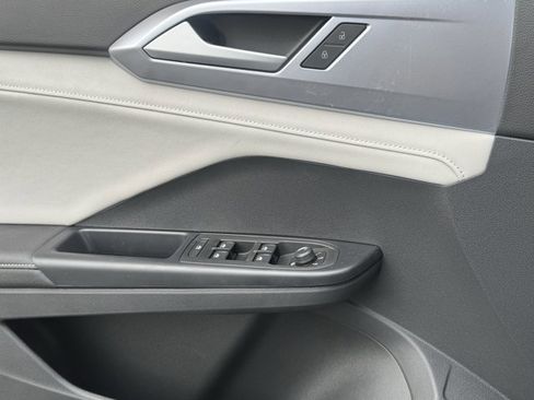 New 2026 Volkswagen Taos SE image 25