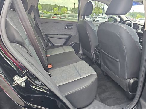Used 2023 Nissan Rogue SV FWD image 12