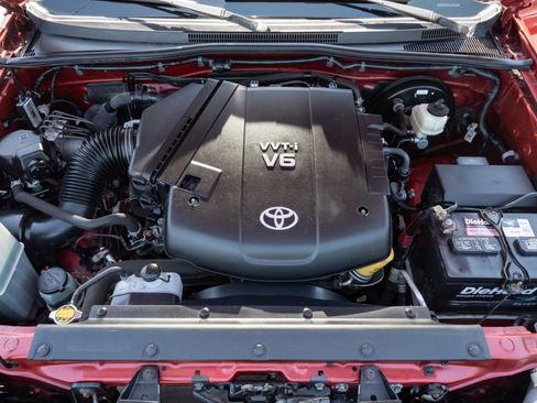 Used 2014 Toyota Tacoma 4x4 Double Cab w/ Convenience Package image 38