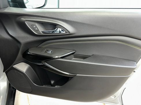 Certified 2024 Chevrolet Trax LT w/ Driver Confidence Package image 28